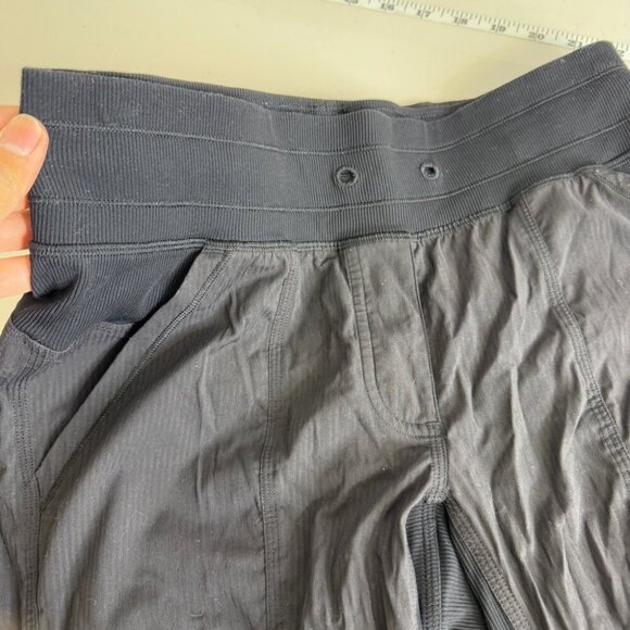 Lululemon Dance Studio Mid-Rise Elastic Waist Cropped Black Relaxed Pants Size 6 - Picture 8 of 12